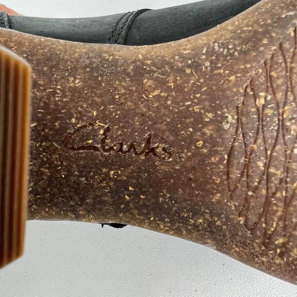 Clarks Womens Carleta Lyon Black Oily Leather Ankle Bootie Chunky Heel size 5.5 - Picture 15 of 16